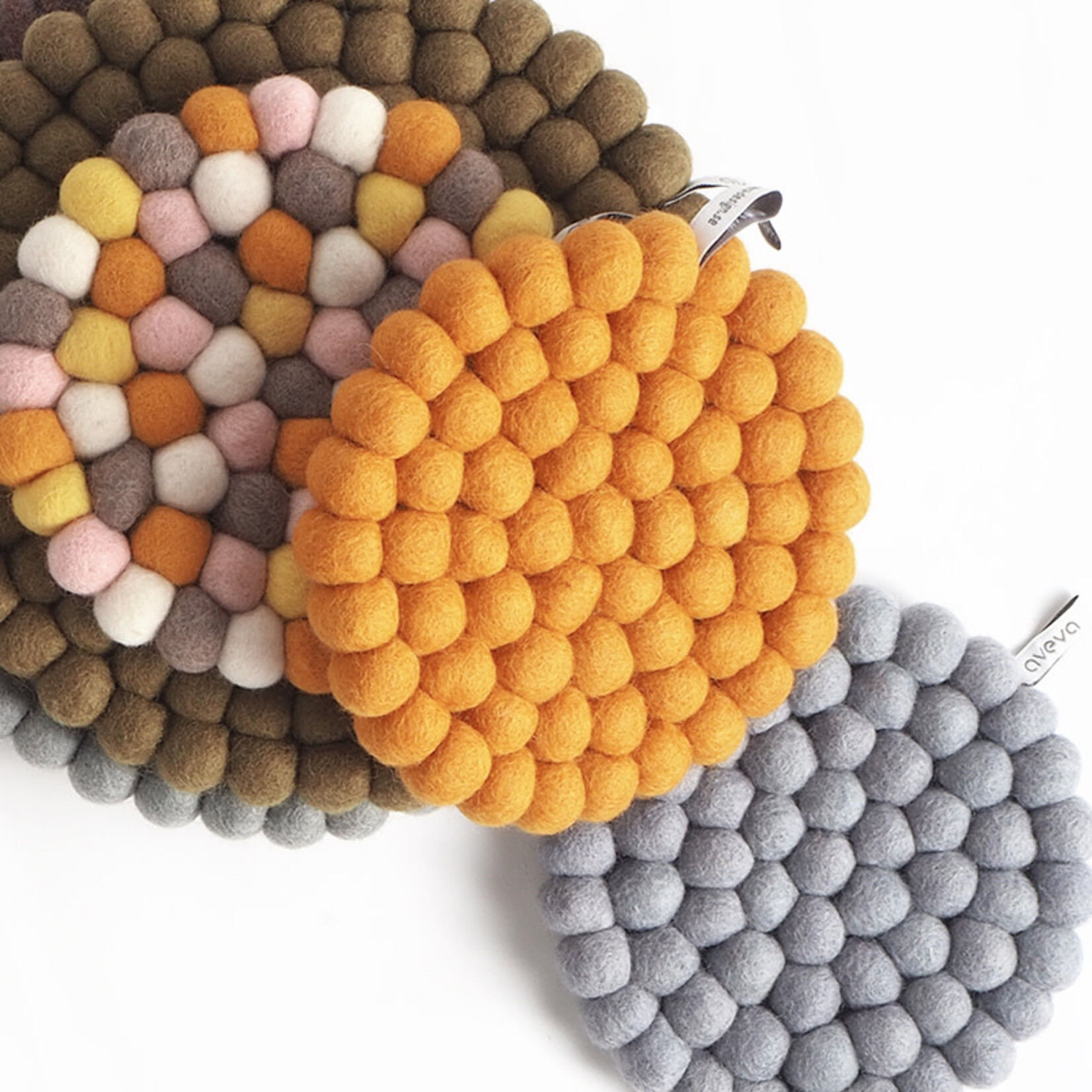 Pom-pom trivet - Mustard