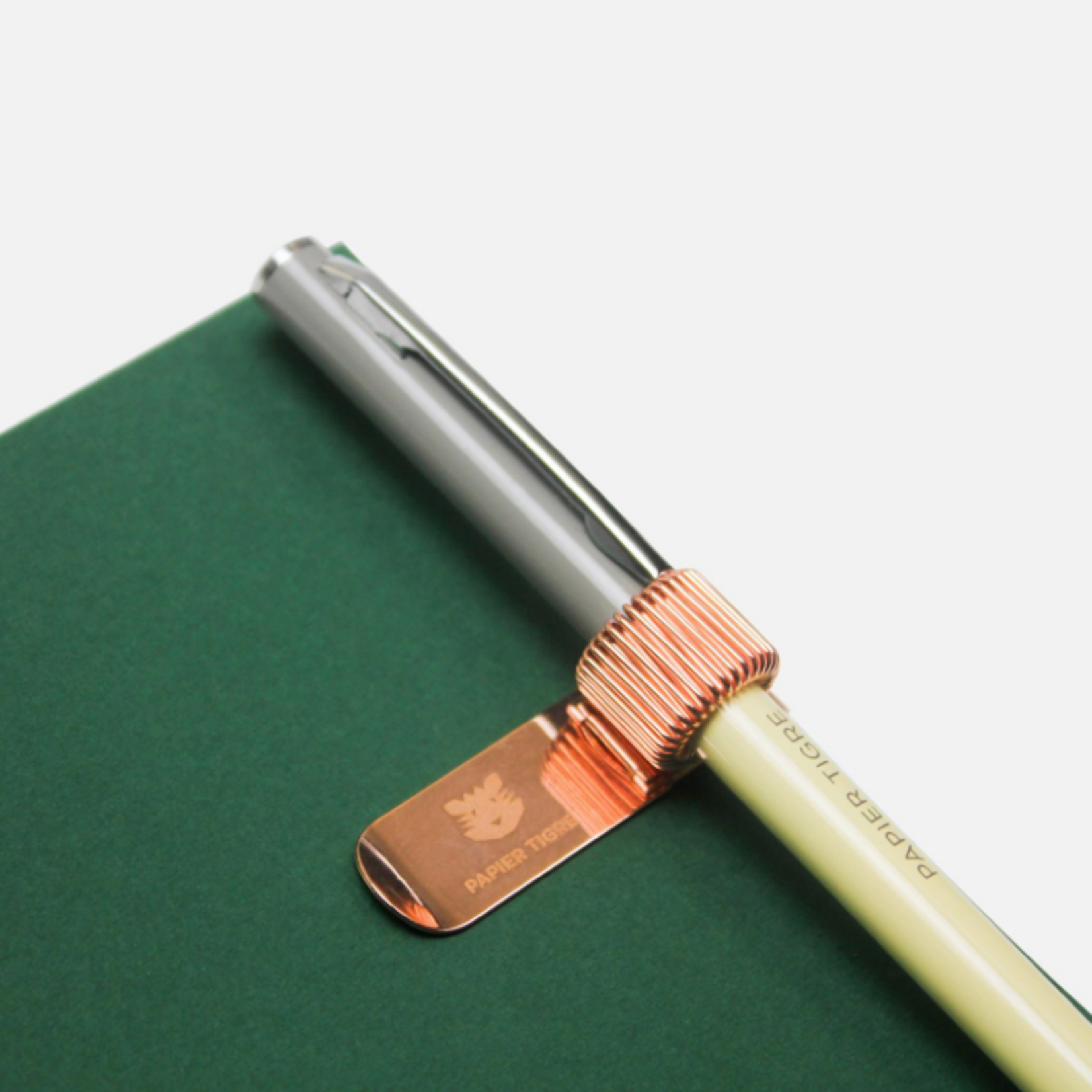 Clip porte-stylo pour carnet