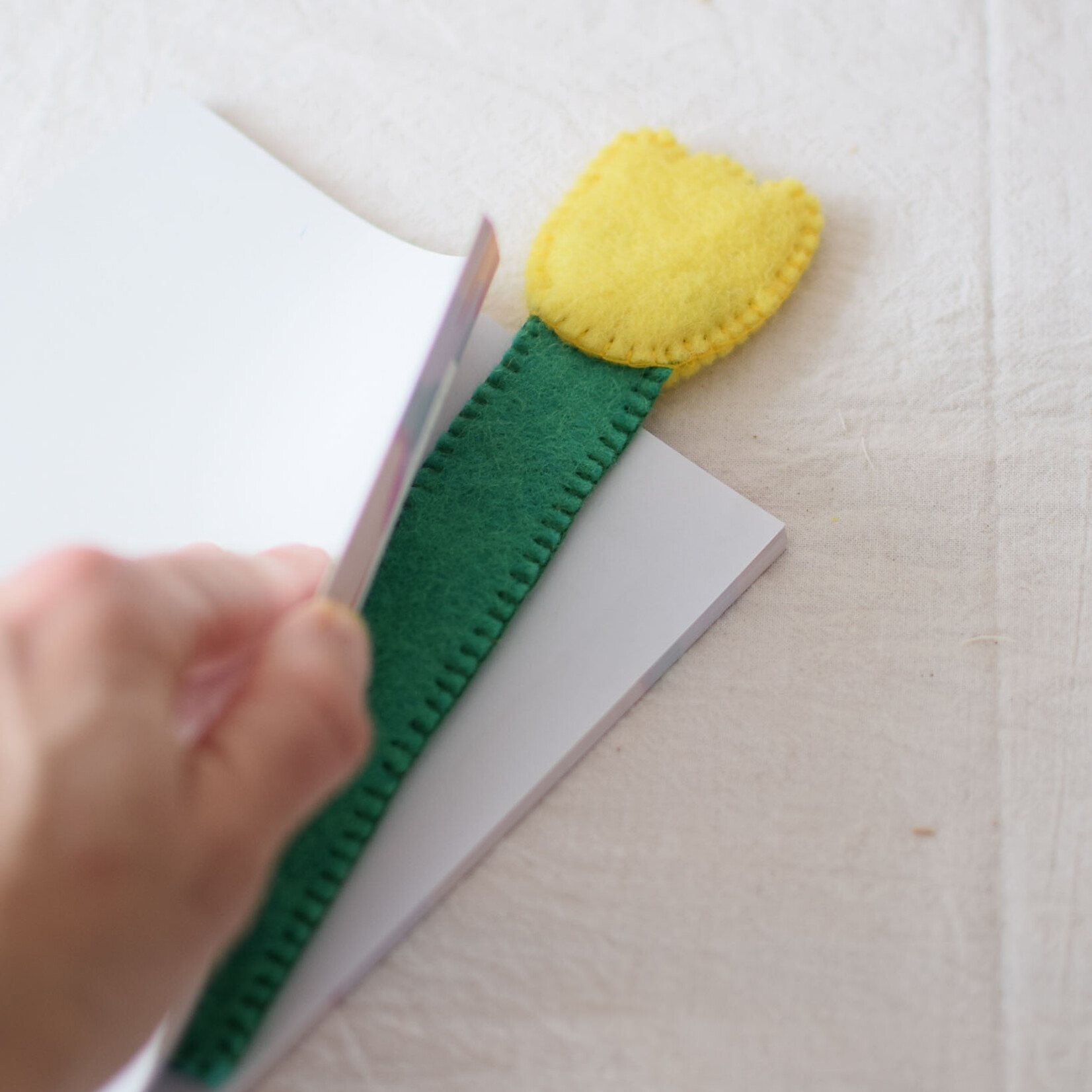 Marque pages en laine - Tulipe