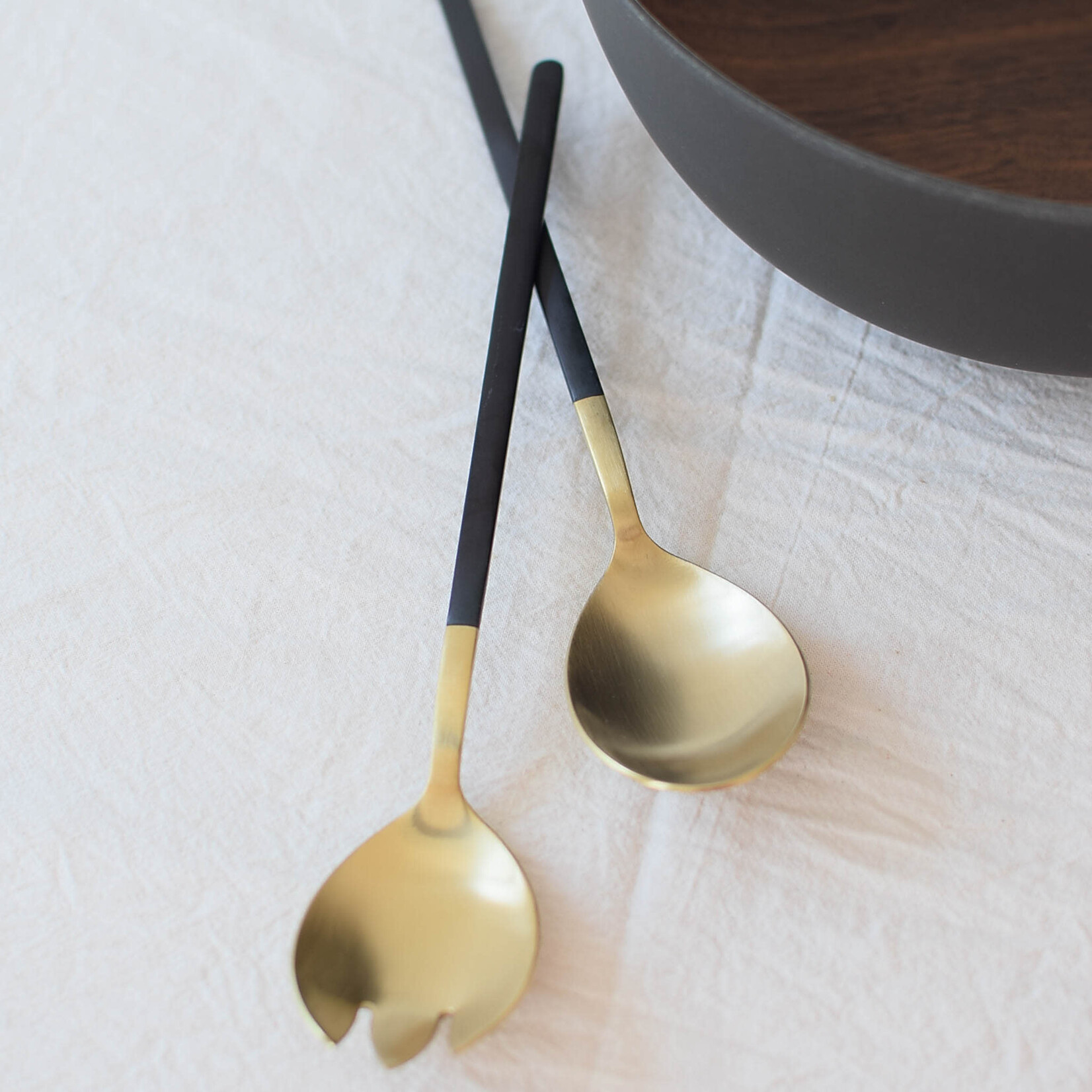Salad servers
