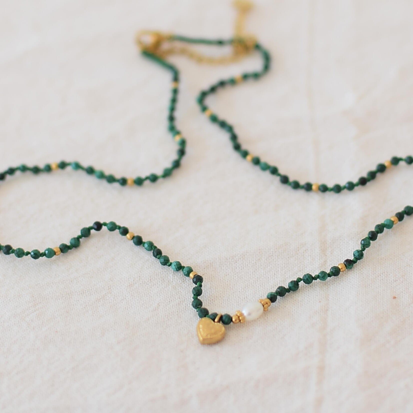 Collier avec pierres et perle d'eau - Pendentif coeur