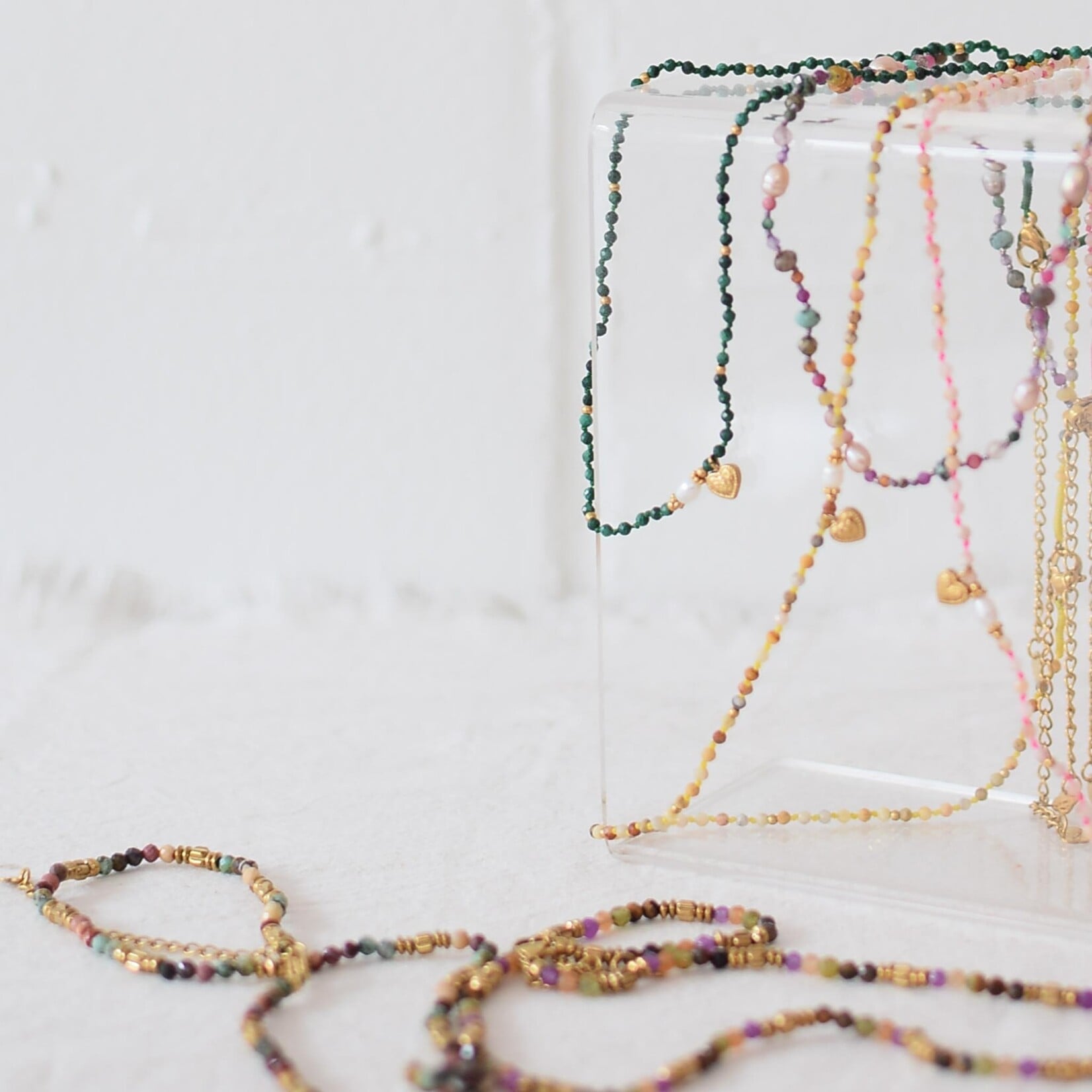 Collier avec pierres et perle d'eau - Pendentif coeur