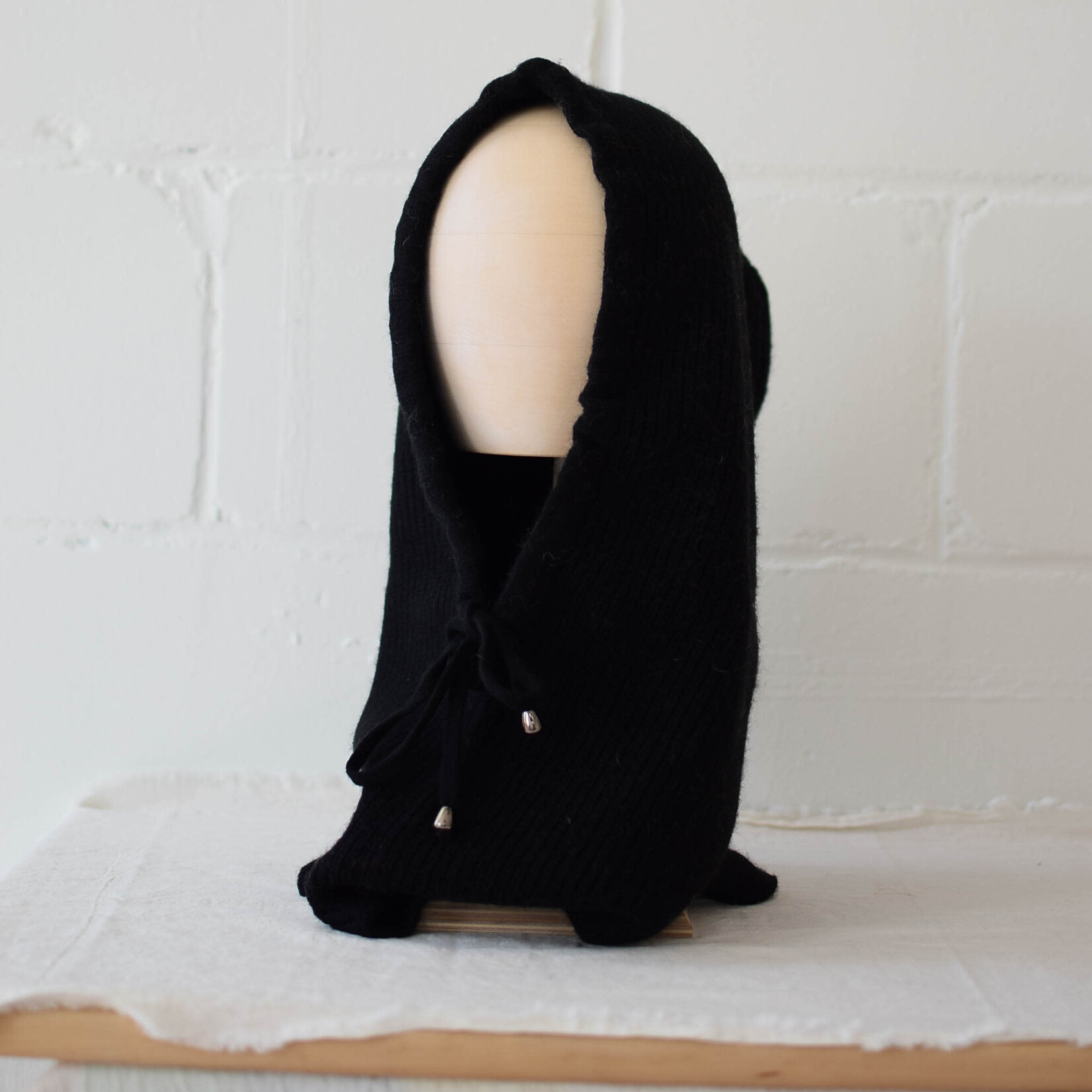 Écharpe avec capuche Noir