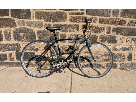 USED '94 Trek Multi-Track Black/Blue USED '94 Trek Multi-Track Black/Blue