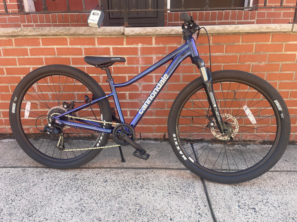 USED: *M-Series* Cannondale Trail Youth 26 MTB Purple
