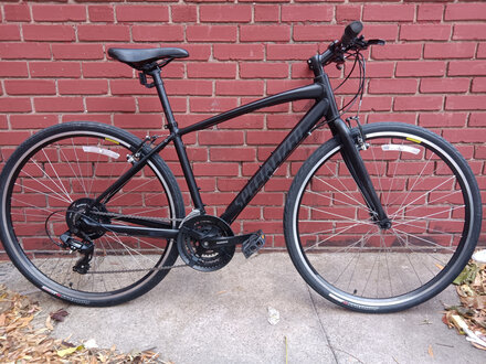 Used Bike: Specialized Sirrus Small