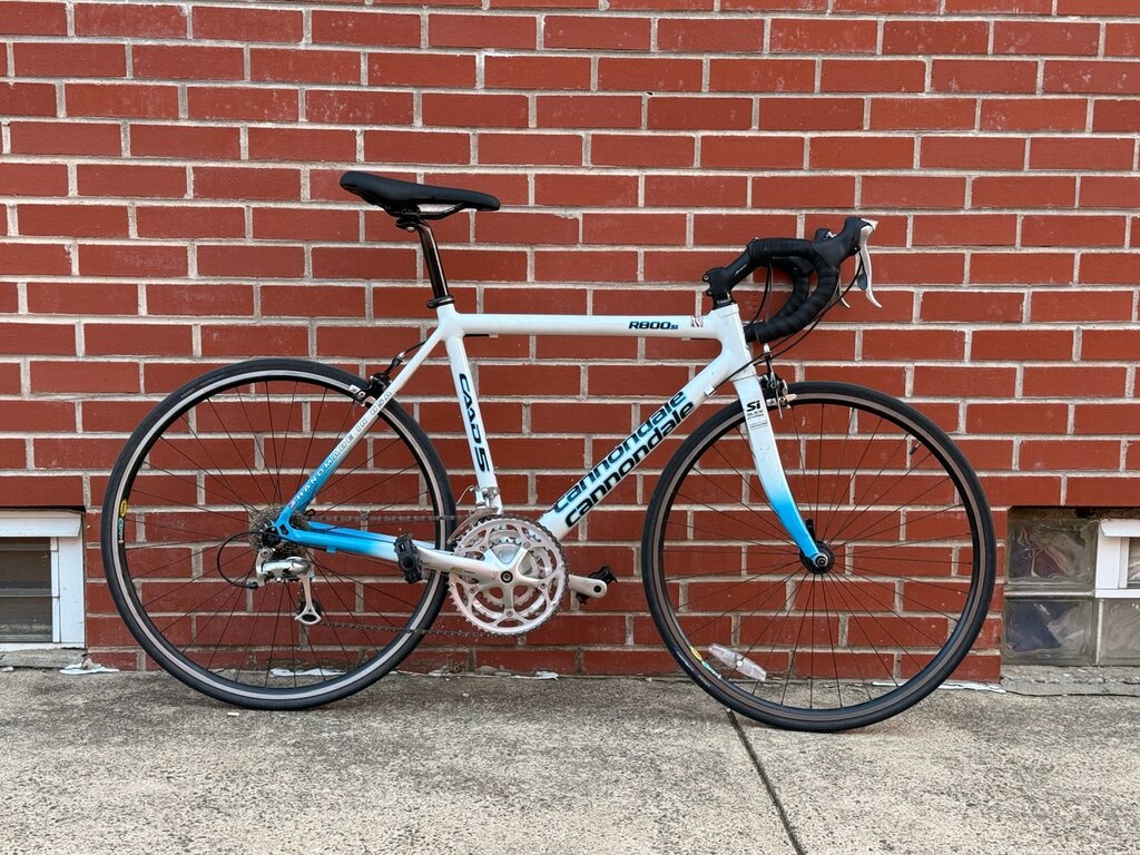 Used: Cannondale CAAD5 R800si White/Blue 47cm