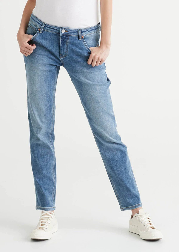 Women's Relaxed Fit Stone Wash Stretch Jeans