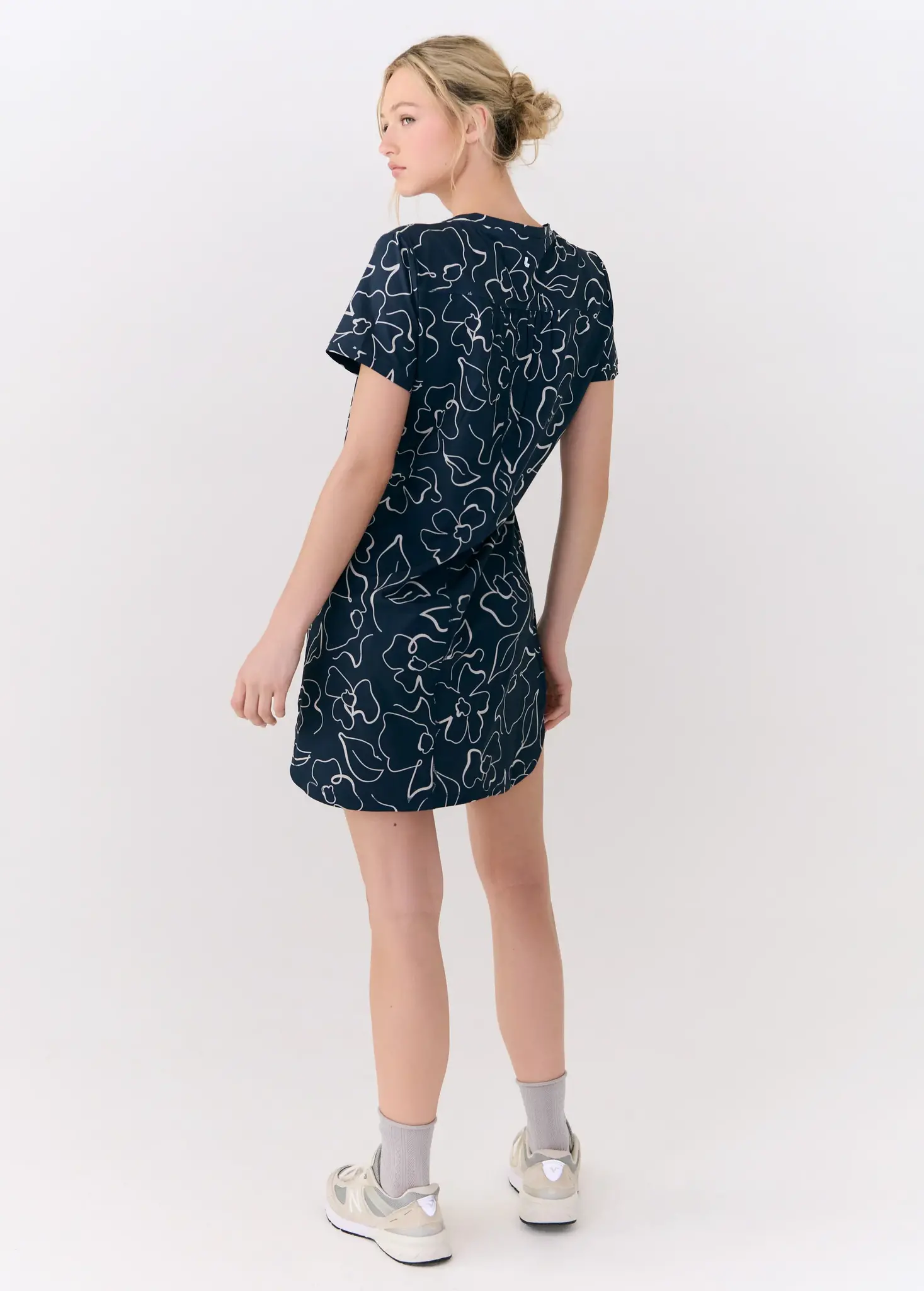Olivie V Neck Dress, Floral Outerspace