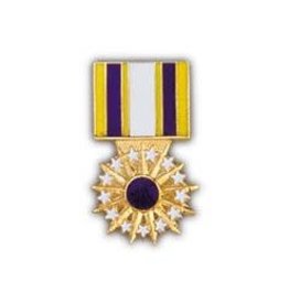 Pin - Medal USAF Distinguished Service