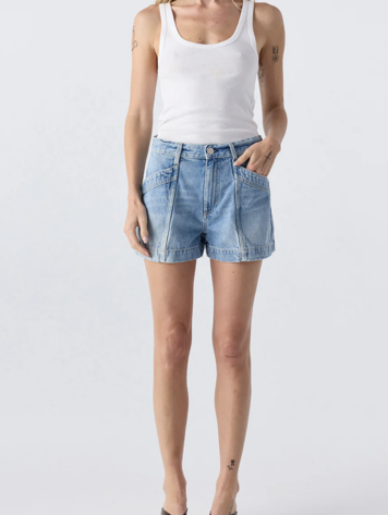 Amo Rebecca Short