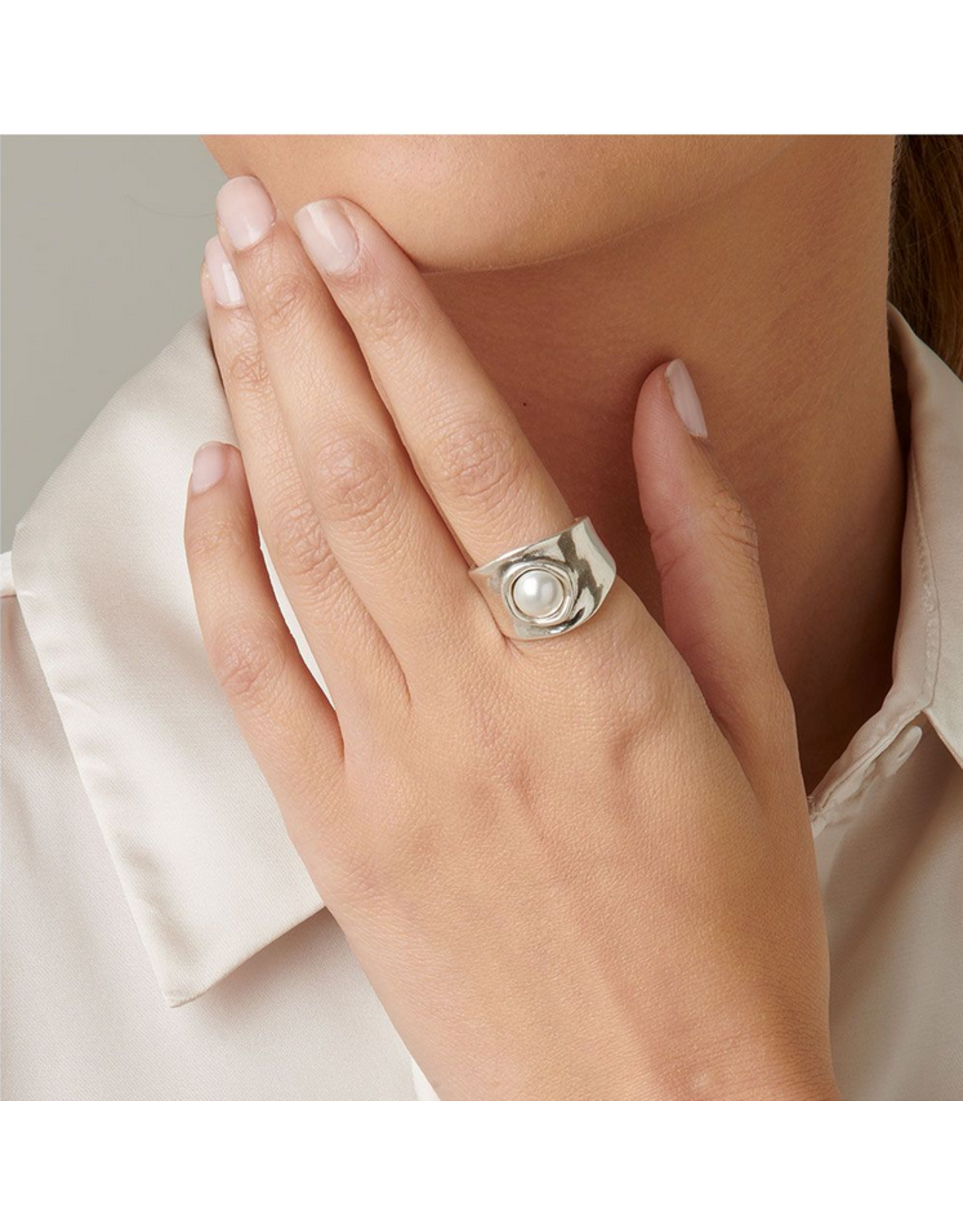 Uno de 50 Uno de 50 ANI0609BPLM My Talisman Silver Band With Pearl Ring