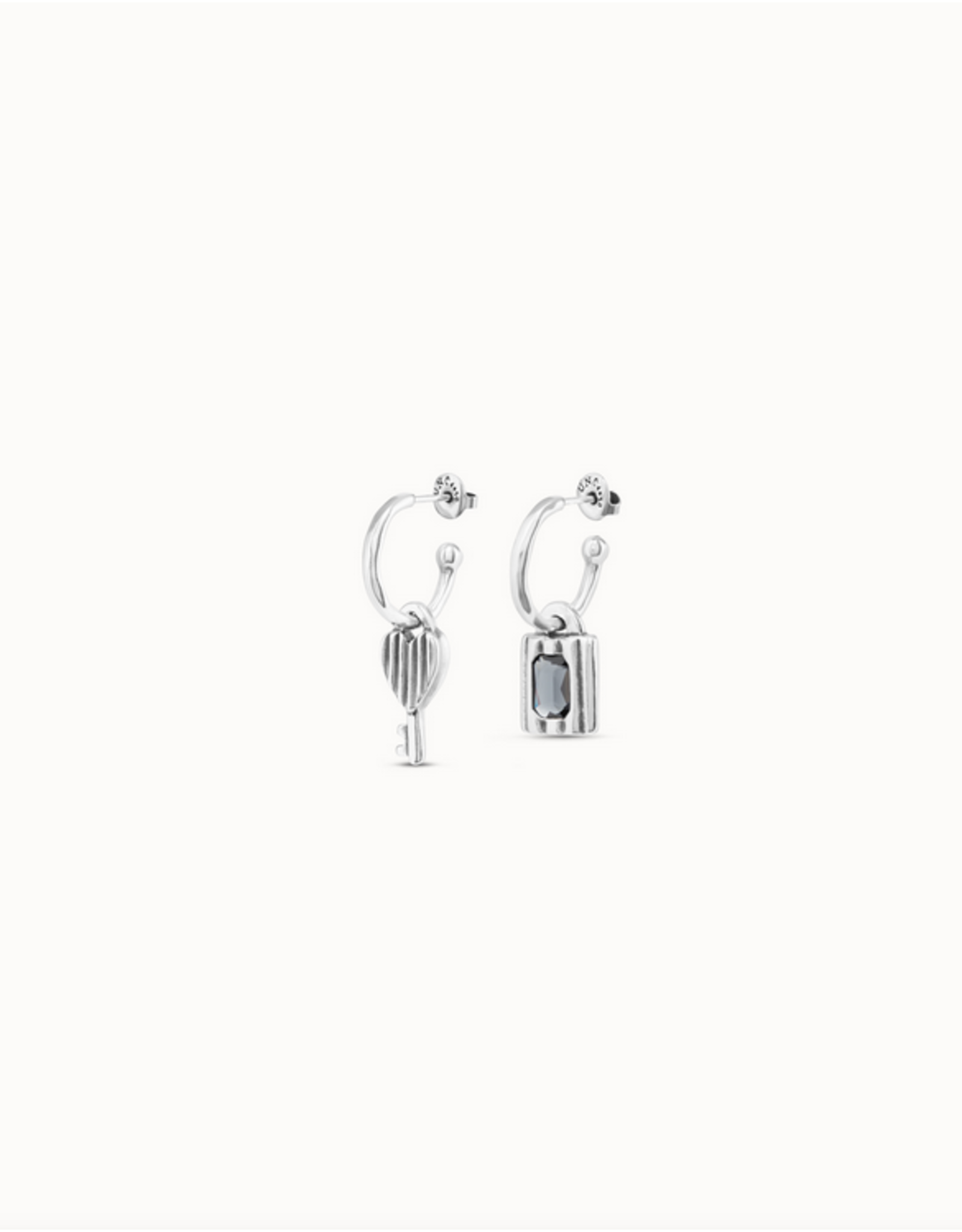 Uno de 50 Uno PEN0884GRSMTL0U Magic Key Earrings