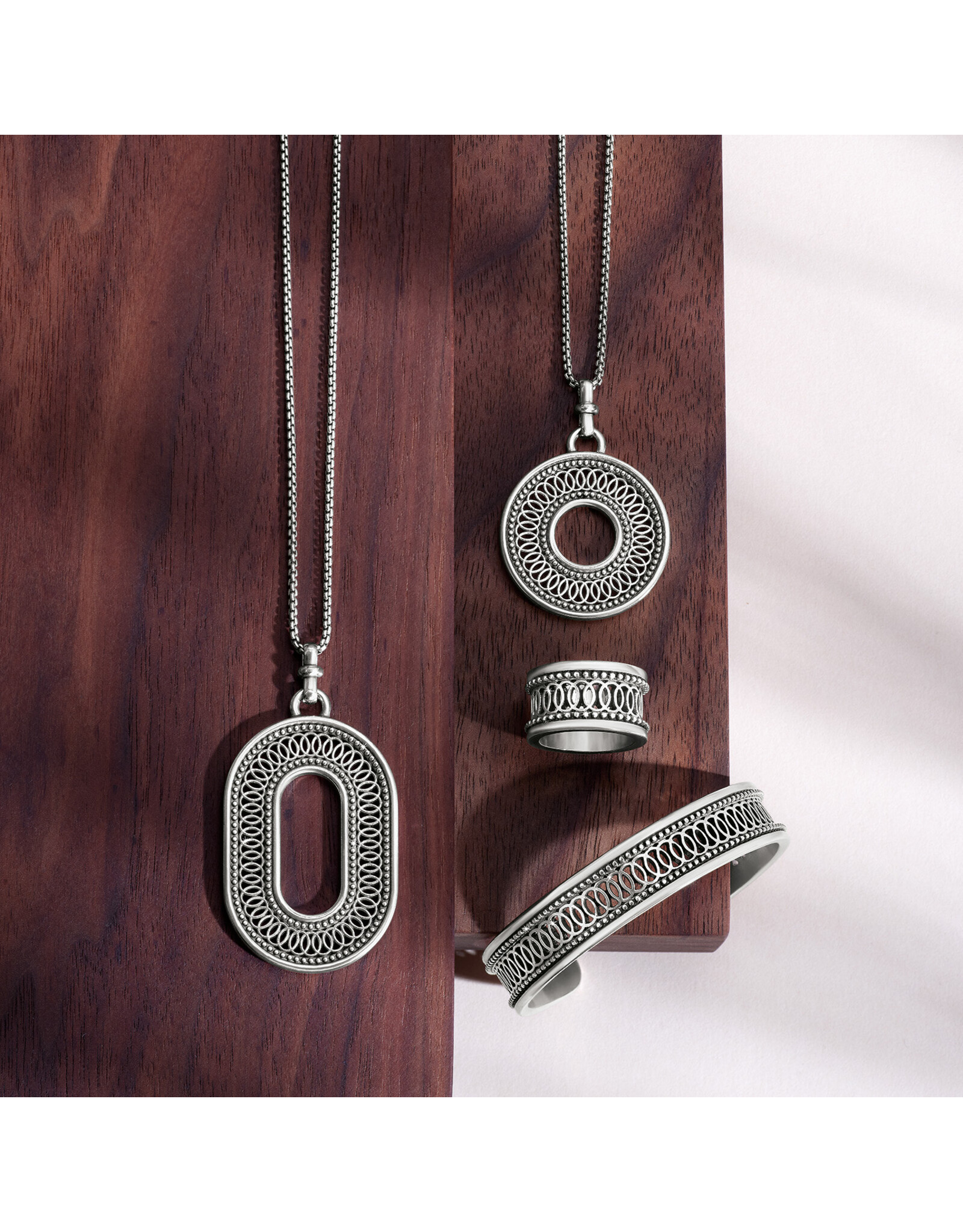 Brighton Brighton JM7597 Ferrara Siena Oval Necklace