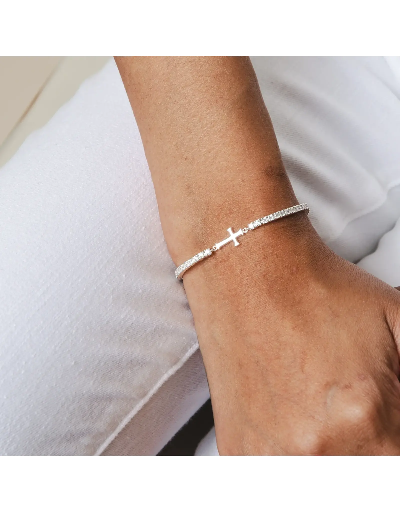 Rizen Rizen 590014SS-CZ-20 Luminous Cross Tennis Silver Bracelet 20cm