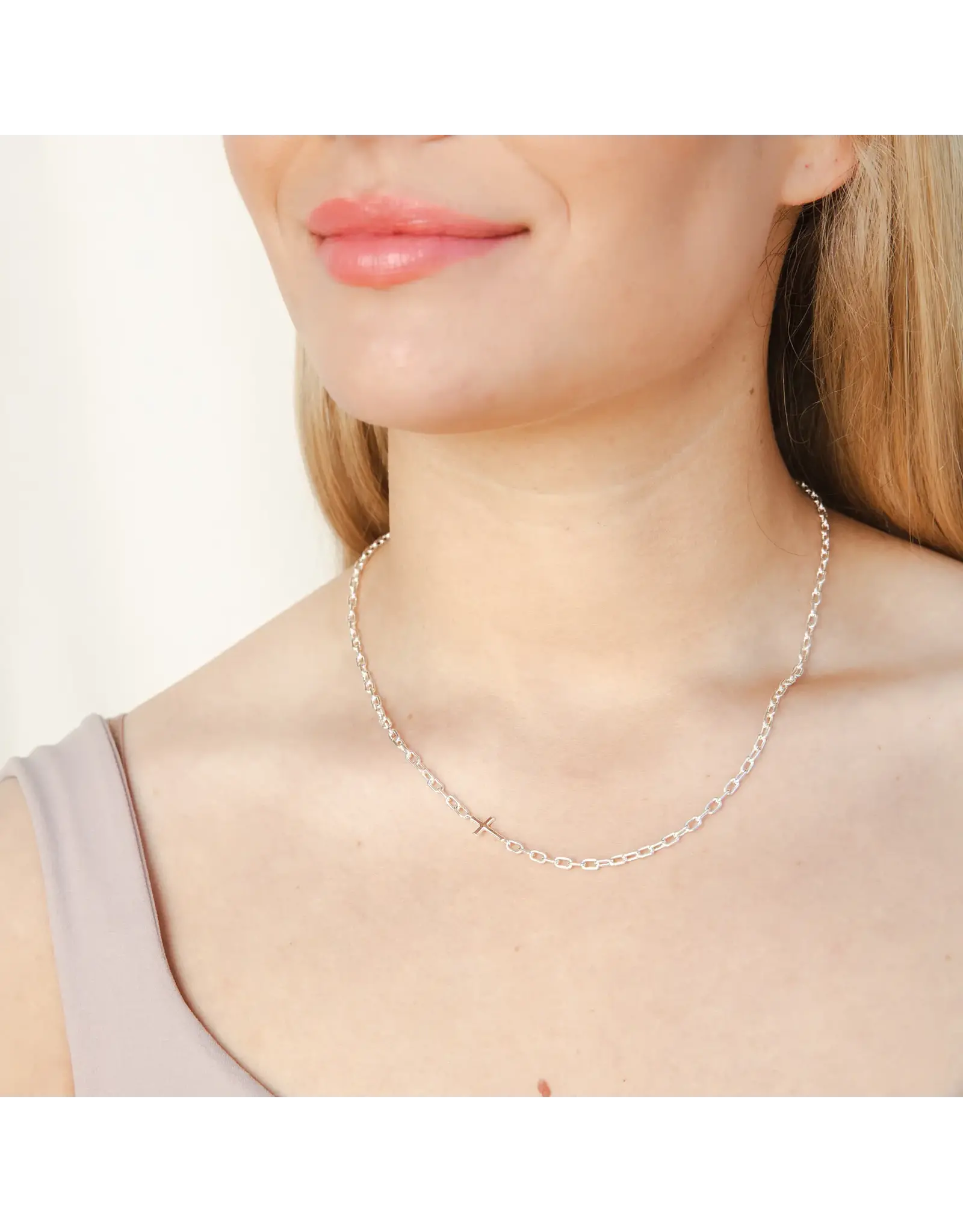 Rizen Rizen 390017SS Mini Chain Breaker Cross Silver Necklace