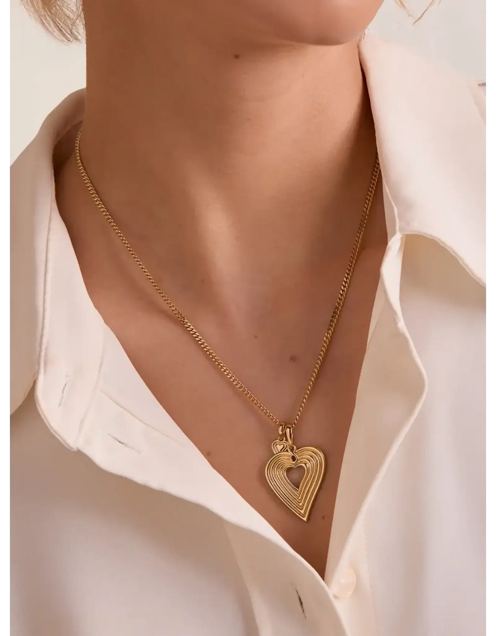 Rizen Rizen 390013GD Emanate Love Heart Necklace
