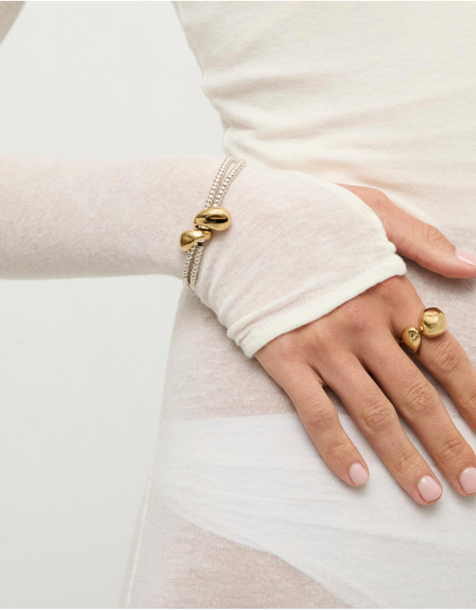 Uno de 50 Uno de 50 PUL2662OROMTL0M Axis Med Gold Bracelet