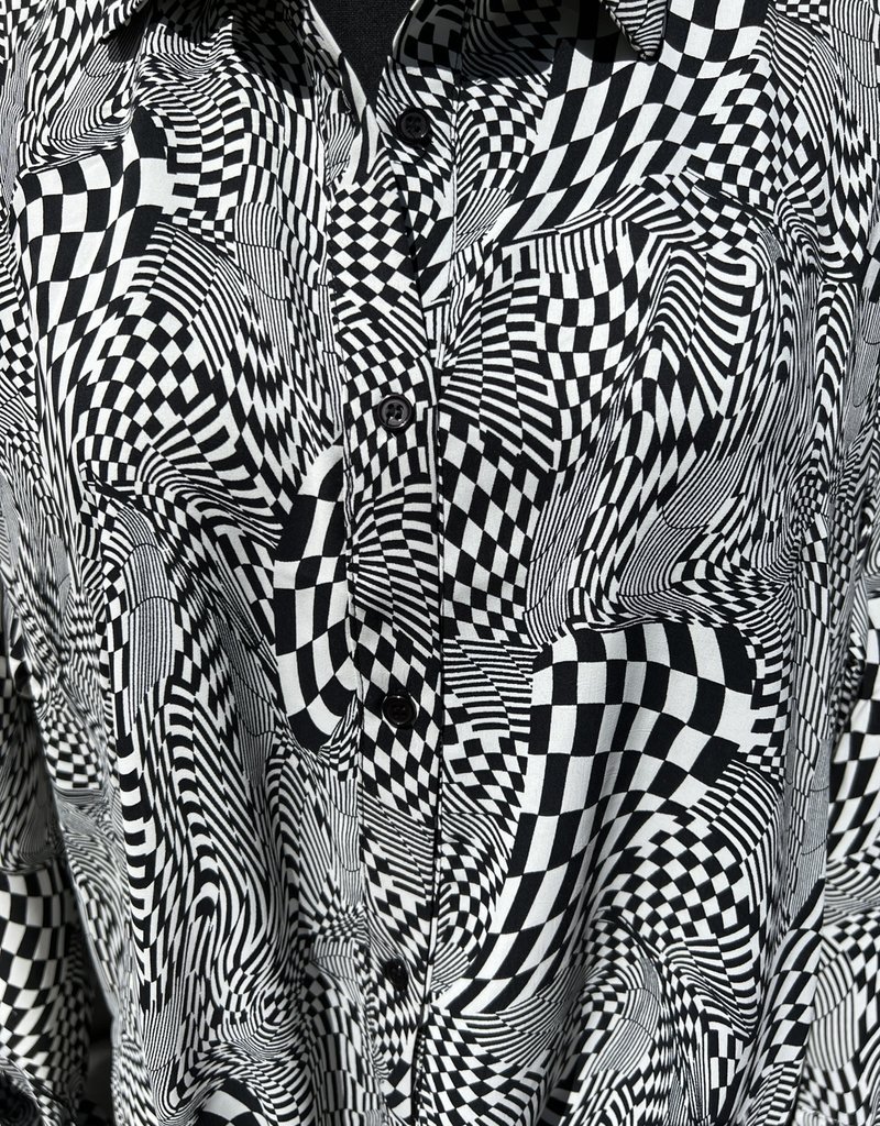 Wandering Wagon Black and white check long sleeve top  22H597