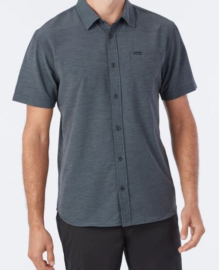 TRVLR UPF Traverse Solid STD- Black (Medium)