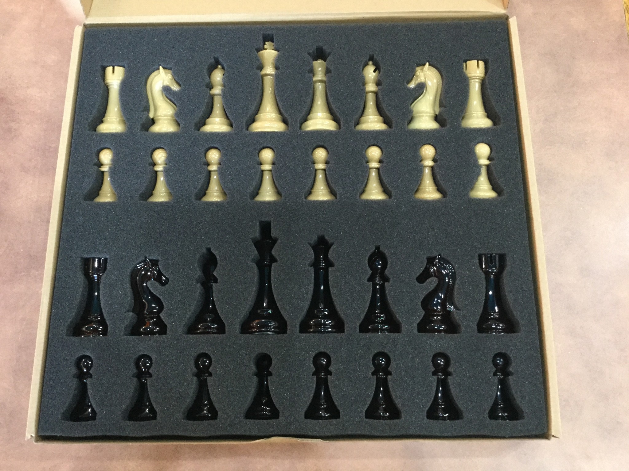 Vintage Newbridge Chess Set Made In Canada Weighted Felted Plastic w Box  3.75”