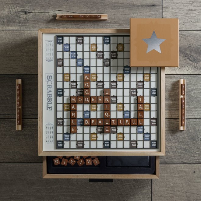 Scrabble: Deluxe Giant Edition