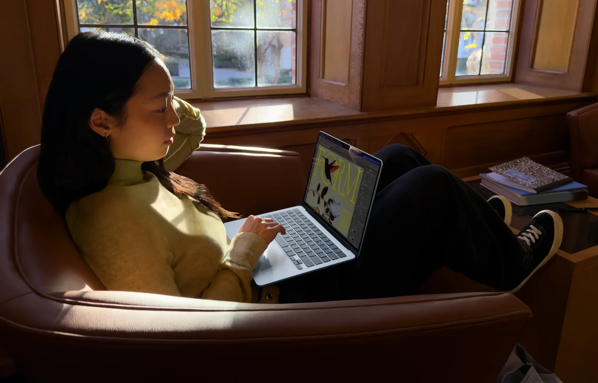 MacBook Air M5 portability image