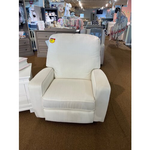 BILANA Motorized Recliner FLOOR SAMPLE 40% Off BILANA Motorized Recliner FLOOR SAMPLE 40% Off