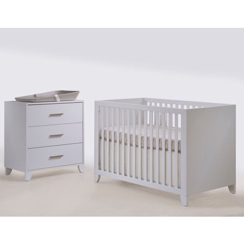 TULIP Tulip Aiko Crib and 3 Drawer Dresser in White TULIP Tulip Aiko Crib and 3 Drawer Dresser in White