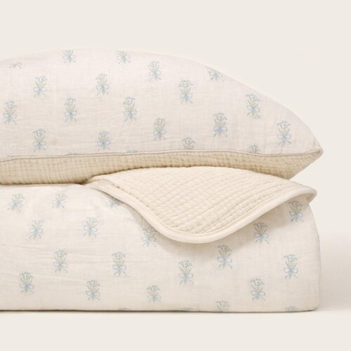 OILO Oilo Lily of the Valley Premium Muslin Crib Quilt & Sham Set