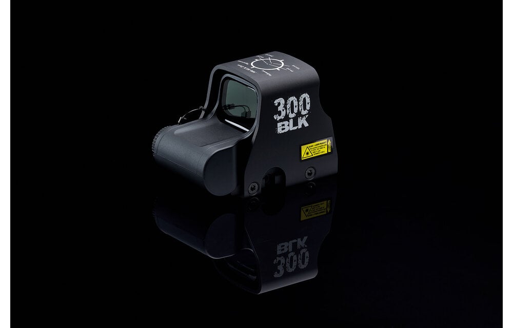 Single CR123 battery; 2 dot reticle with .300 Blackout ballistics on hood