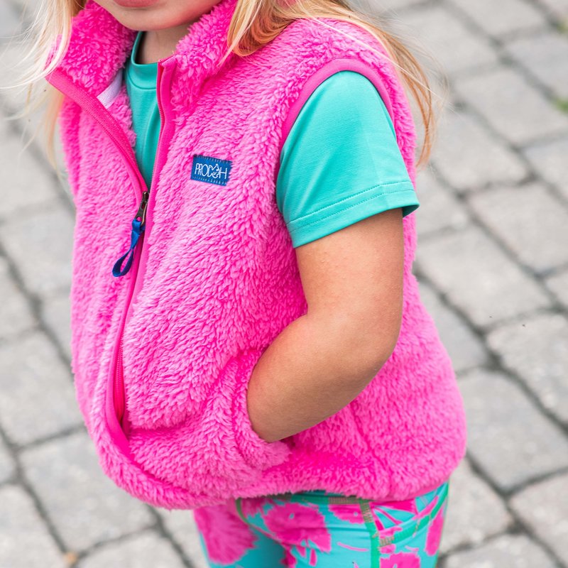 PINK sherpa vest - www.vitorcorrea.com PINK sherpa vest - www.vitorcorrea.com