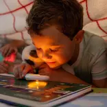 Glo Pals Glo Pals Light Up Book - Alex Asks: What Is the Weather?