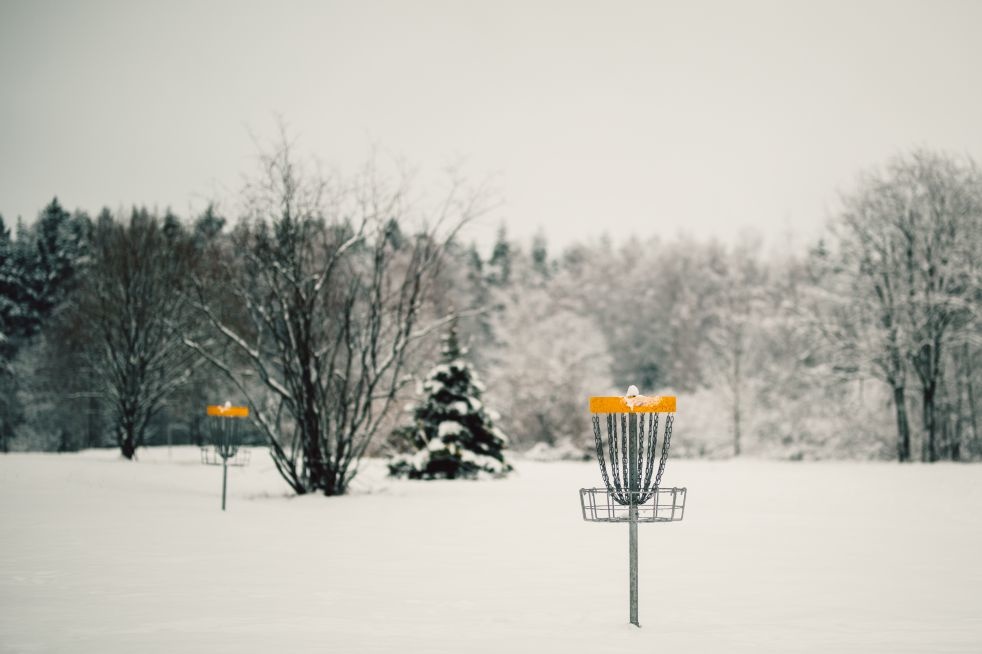 Disc golf net in the winter time