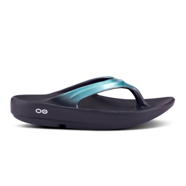 oofos flip flops canada
