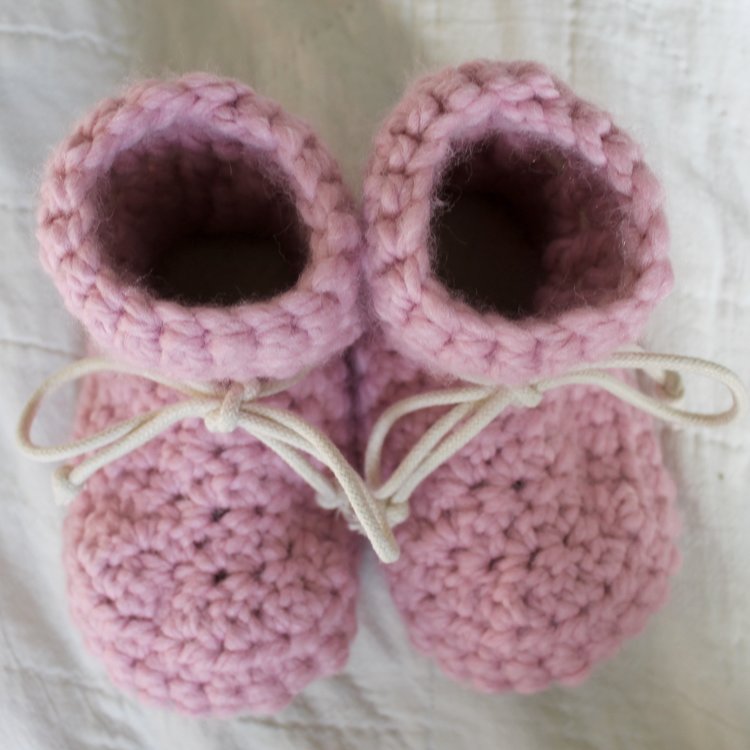 Juno Crochet Juno Sheepskin Slipper Pink