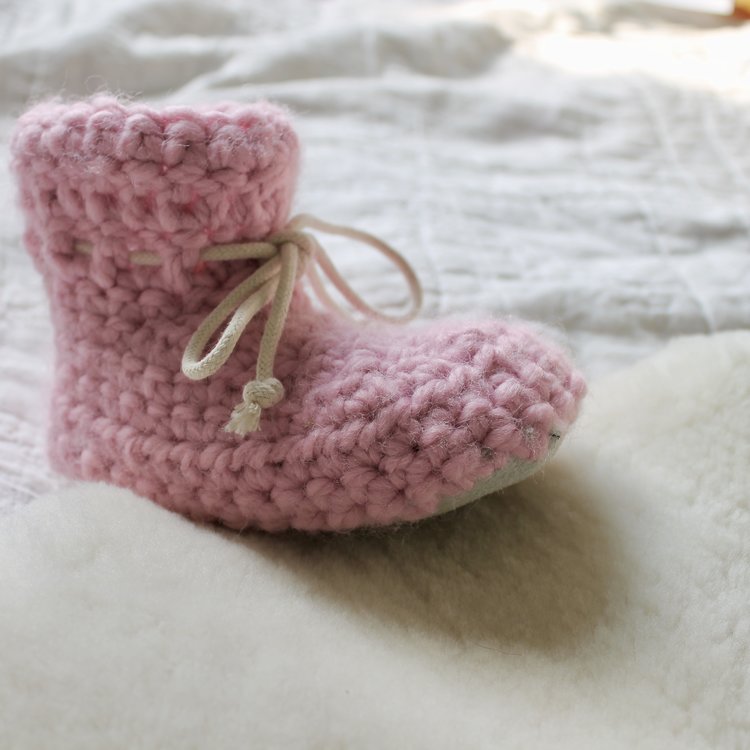 Juno Crochet Juno Sheepskin Slipper Pink