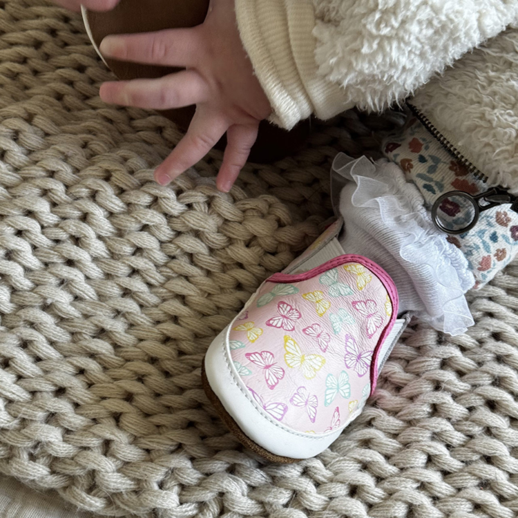 Robeez Robeez Soft Soles Fly Away With Me