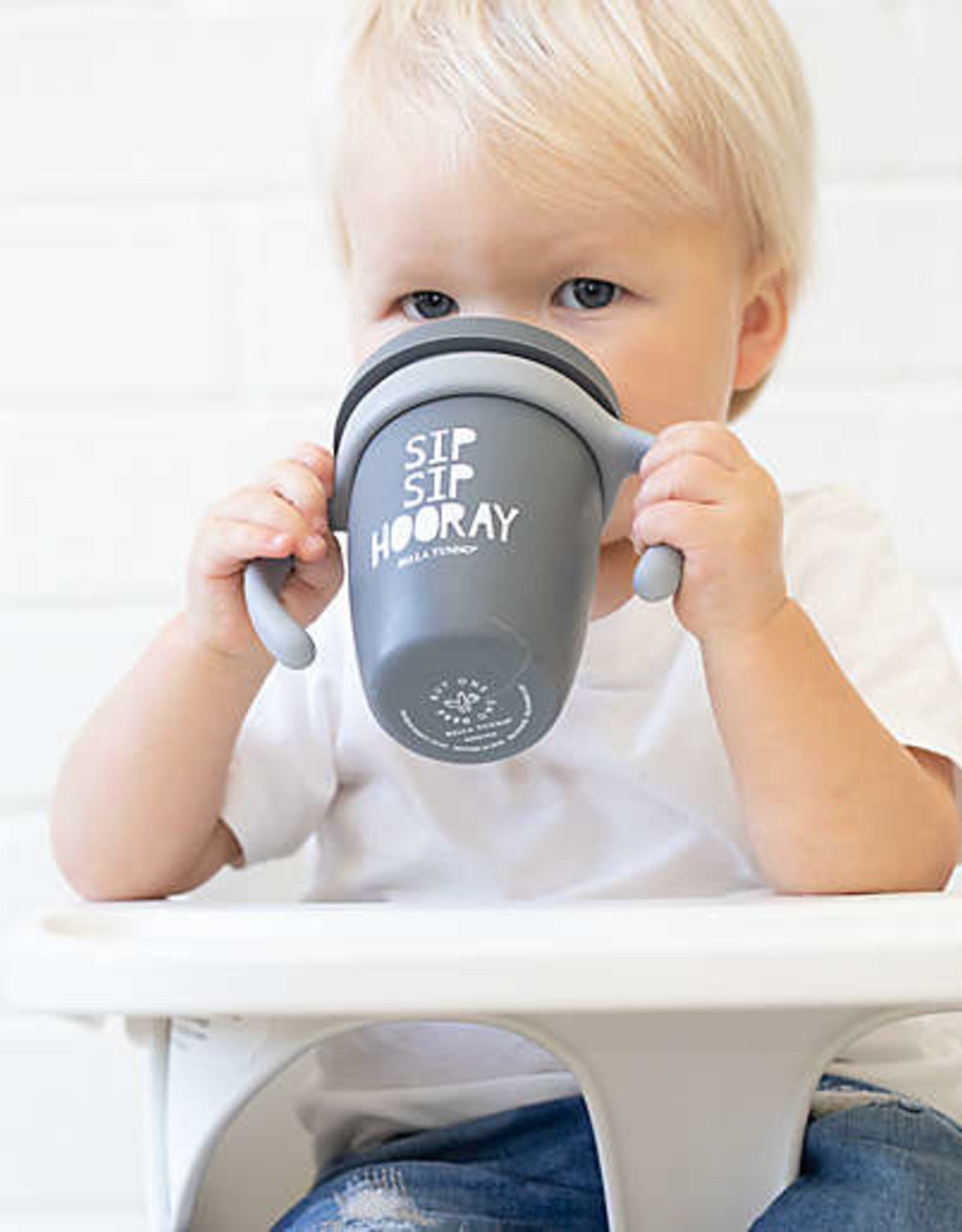 https://cdn.shoplightspeed.com/shops/622368/files/37853717/1600x2048x1/bella-tunno-bt-happy-sippy-cup-hooray.jpg