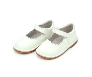 レット・イット・ゴー／クレア・マーロー L'Amour Caitlin Scalloped Mary Jane Off White - Spoiled Sweet