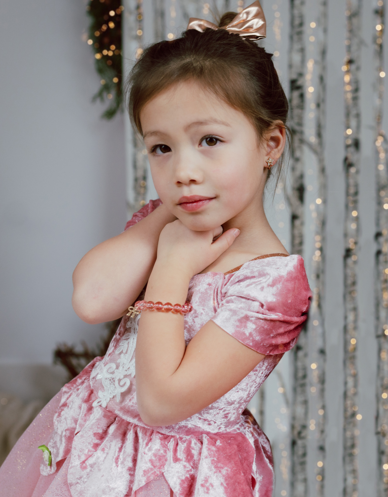 GreatPretenders 84122 Precious Bows Holiday Bracelet