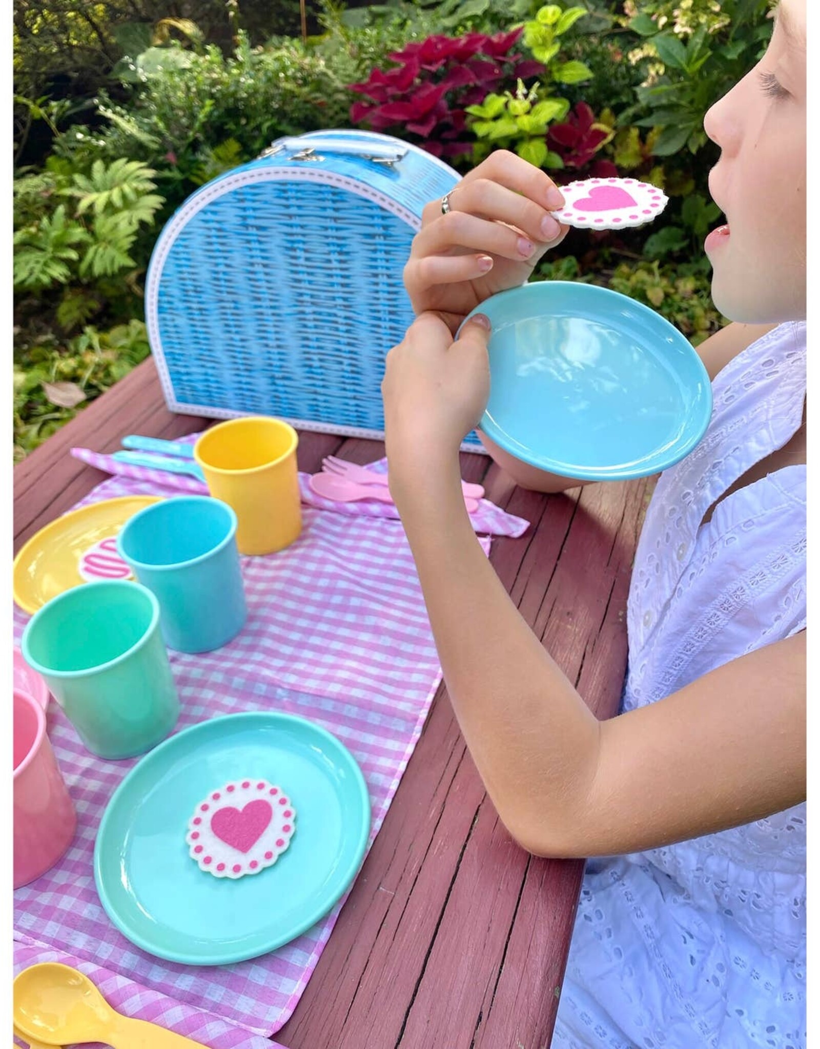 Bright Stripes Deluxe 25pc Picnic Set Pastel