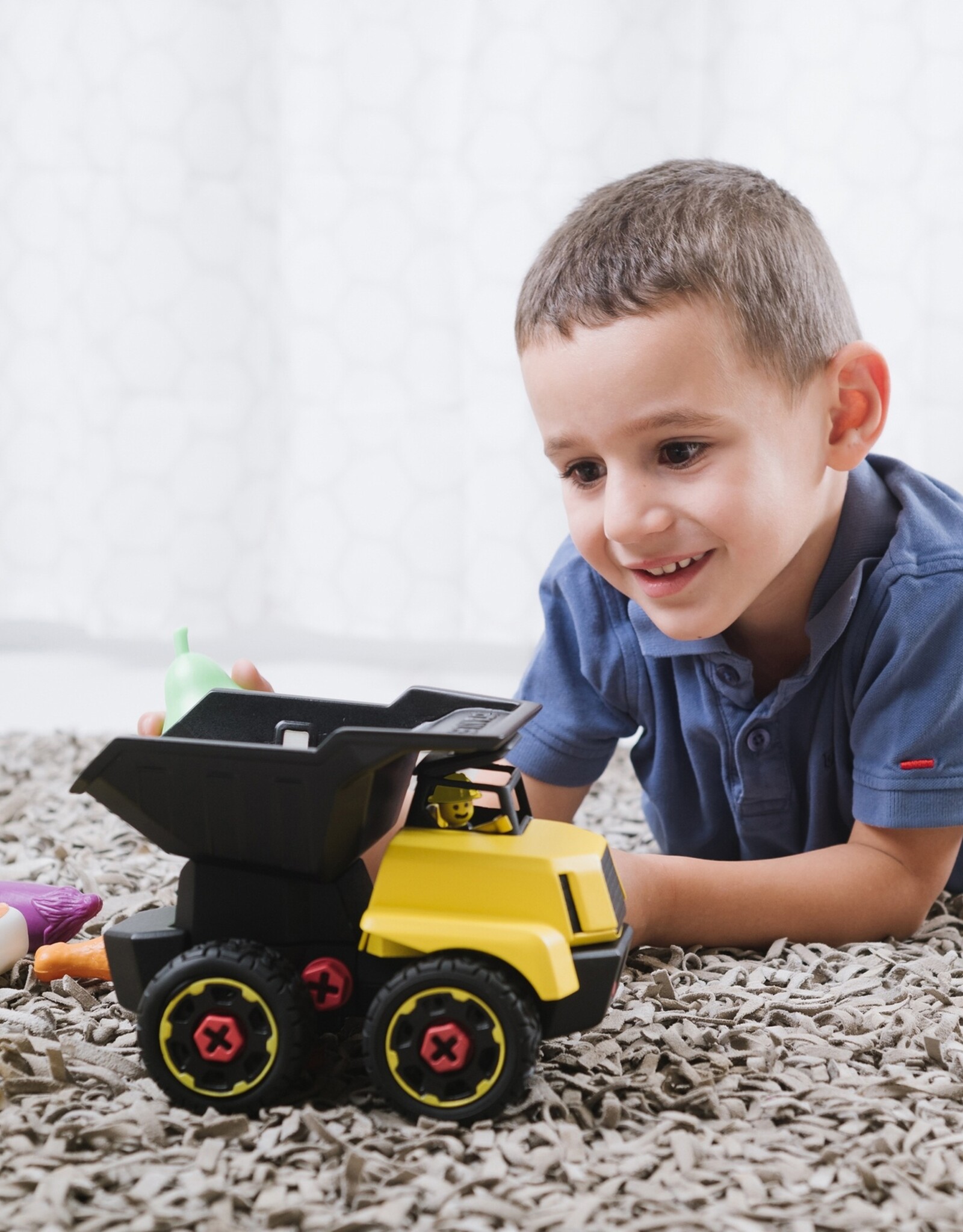 Toysmith Red Stanley Jr. Take Apart SL Dump Truck Kit