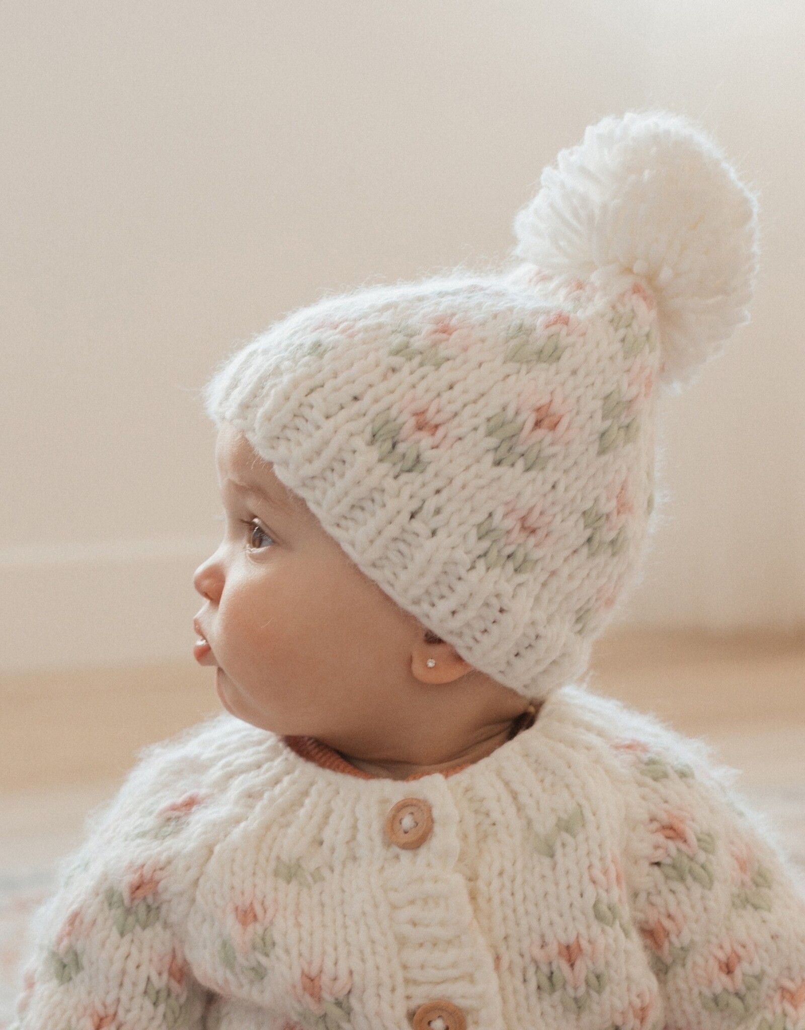 Huggalugs Huggalugs Bitty Blooms White Beanie
