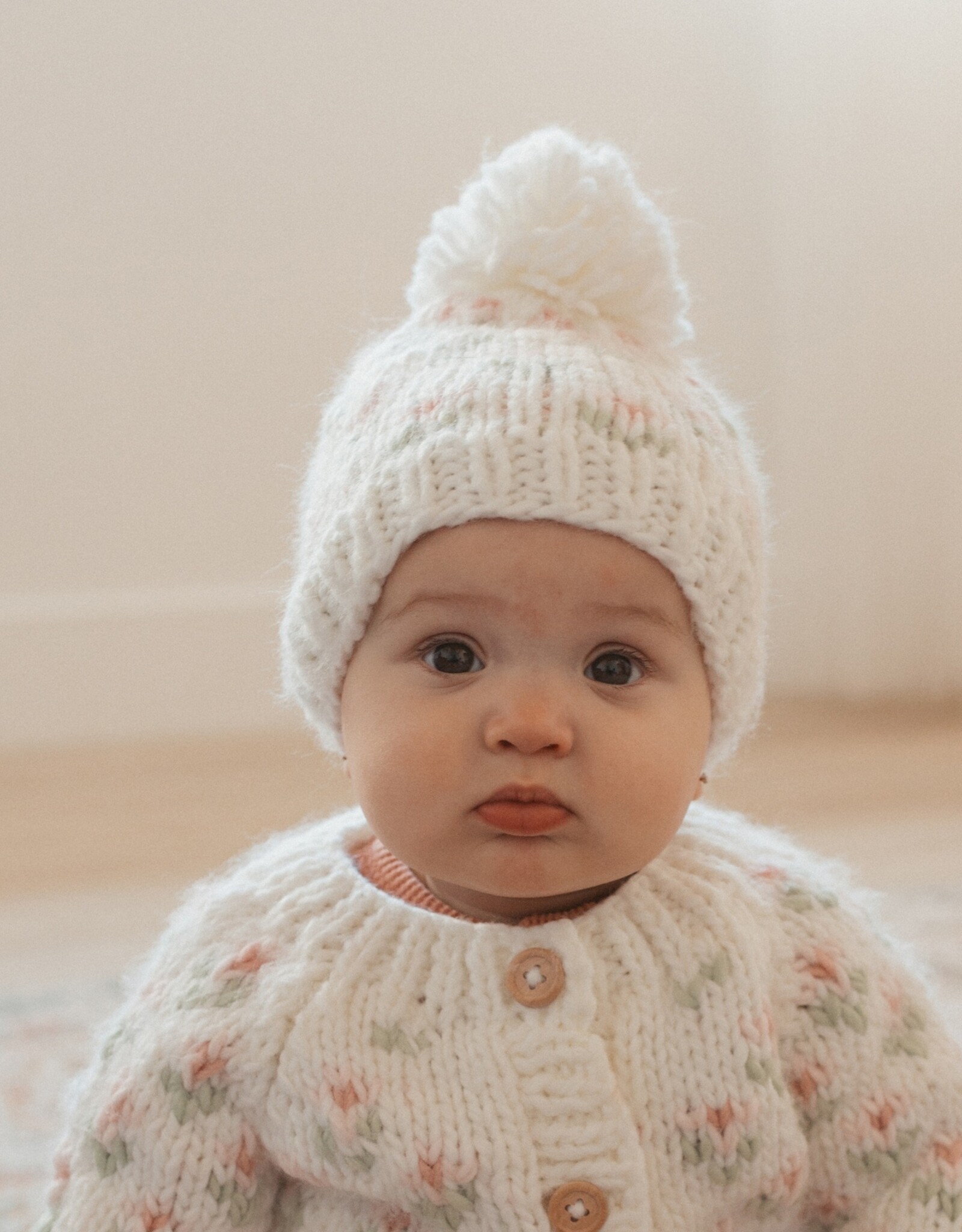 Huggalugs Huggalugs Bitty Blooms White Beanie