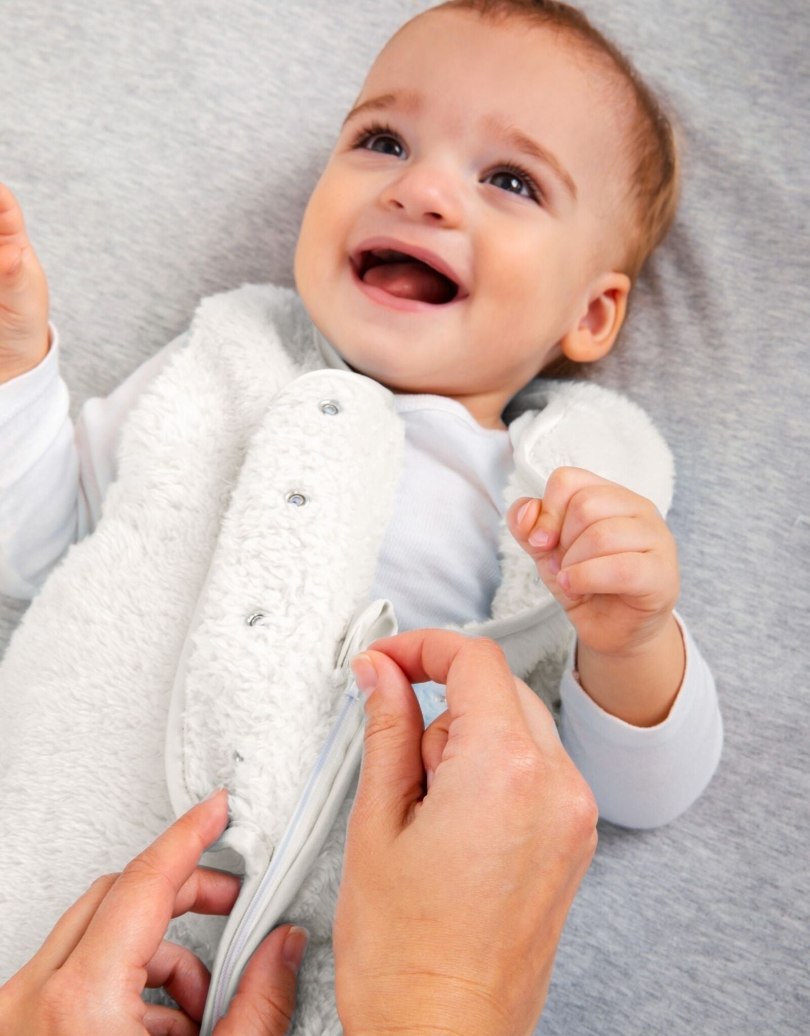 Little Giraffe Stretch Chenille Dreamsack White