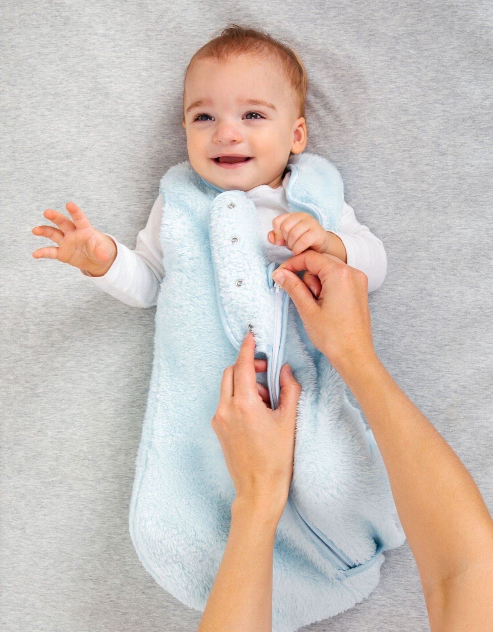 Little Giraffe Stretch Chenille Dreamsack Blue