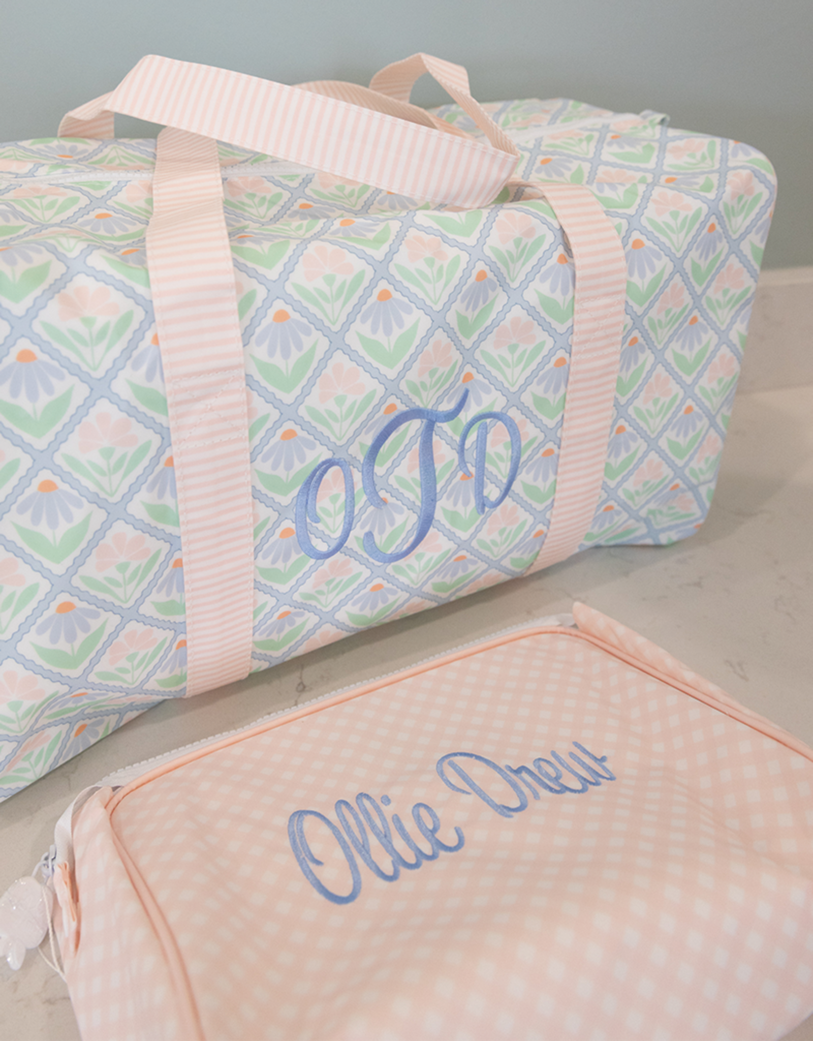 Apple of My Isla Laminated Small Go Bag