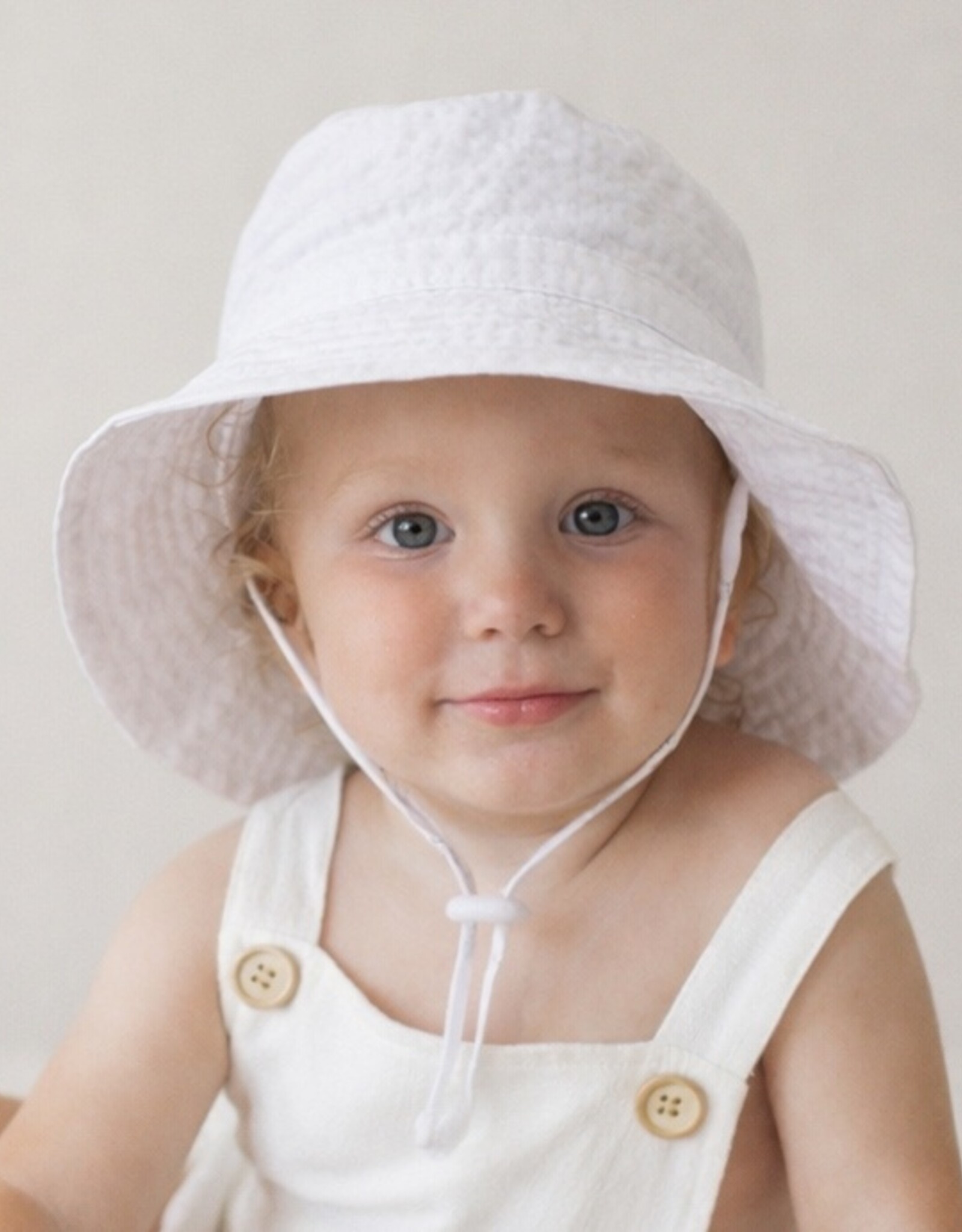 Huggalugs 1962 White Seersucker Bucket Hat