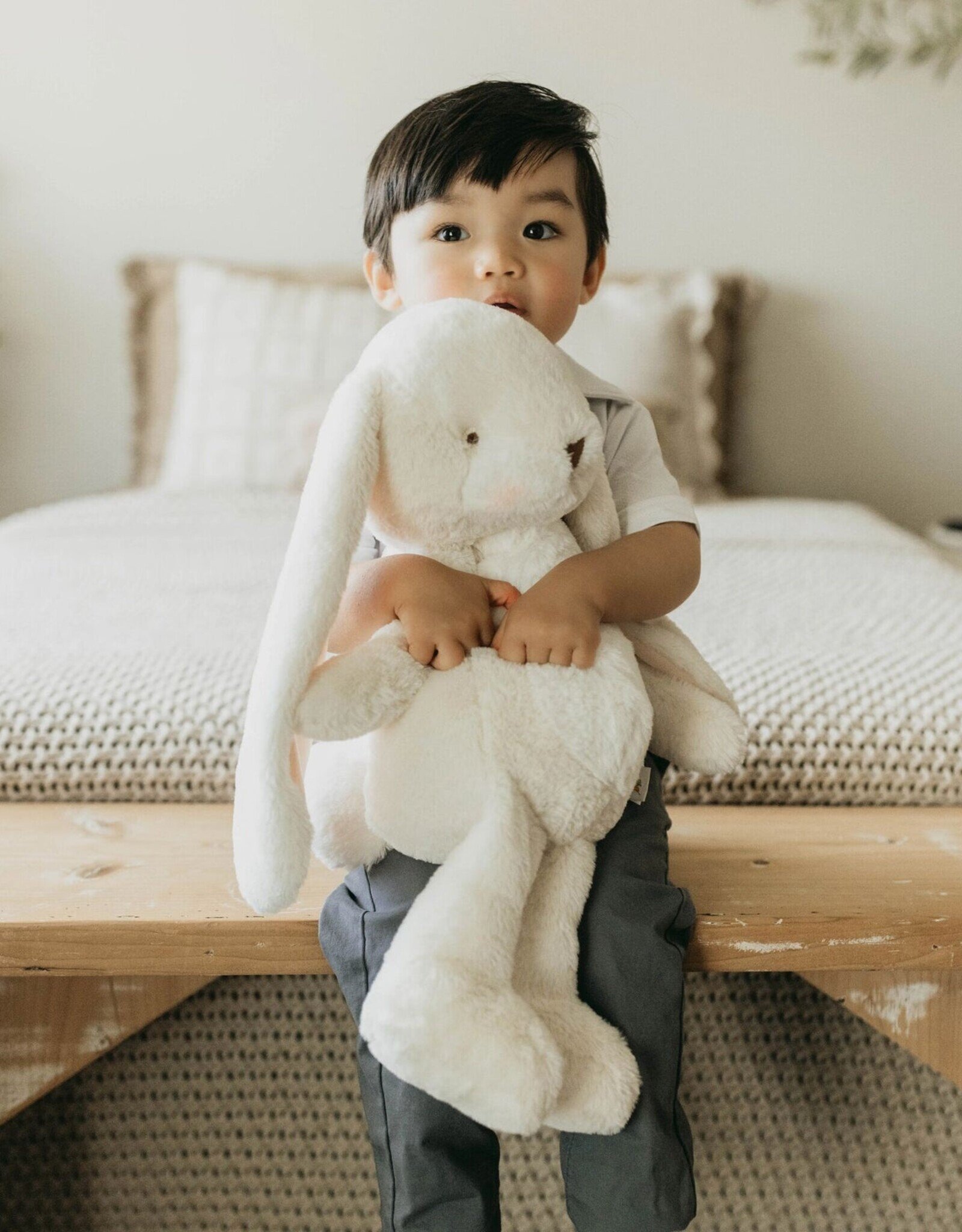 Bunnies By The Bay 190387 Big Nibble 20" Cream